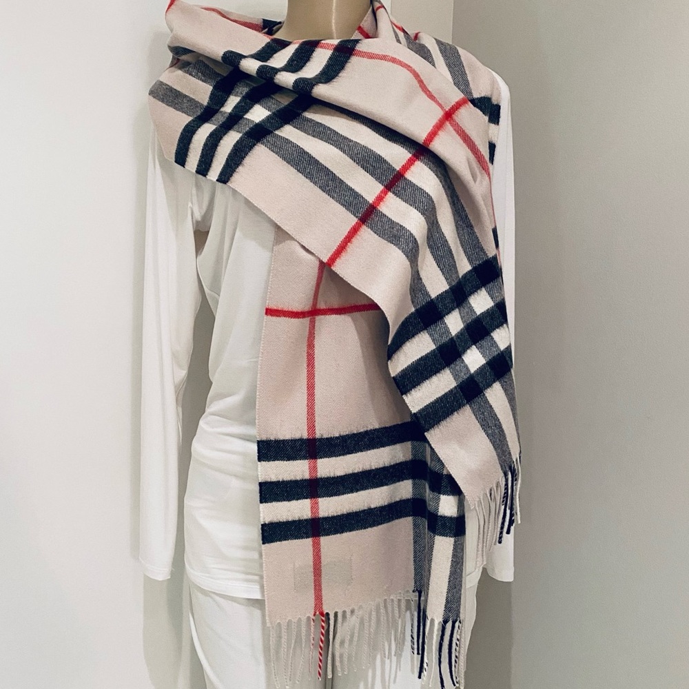 BURBERRY LONDON CLASSIC CHECK CASHMERE SCARF - Picture 2 of 7